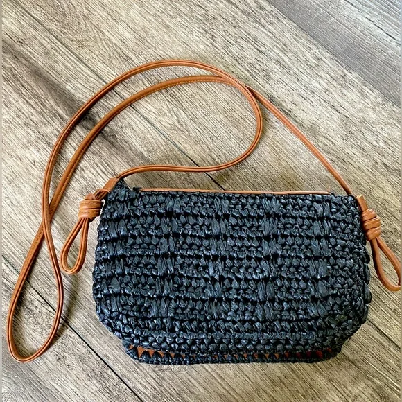 Universal Thread Purse - Picture 5 of 5